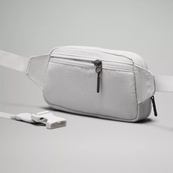 Lululemon Everywhere Belt Bag Mini Ripstop - Picture 4 of 7